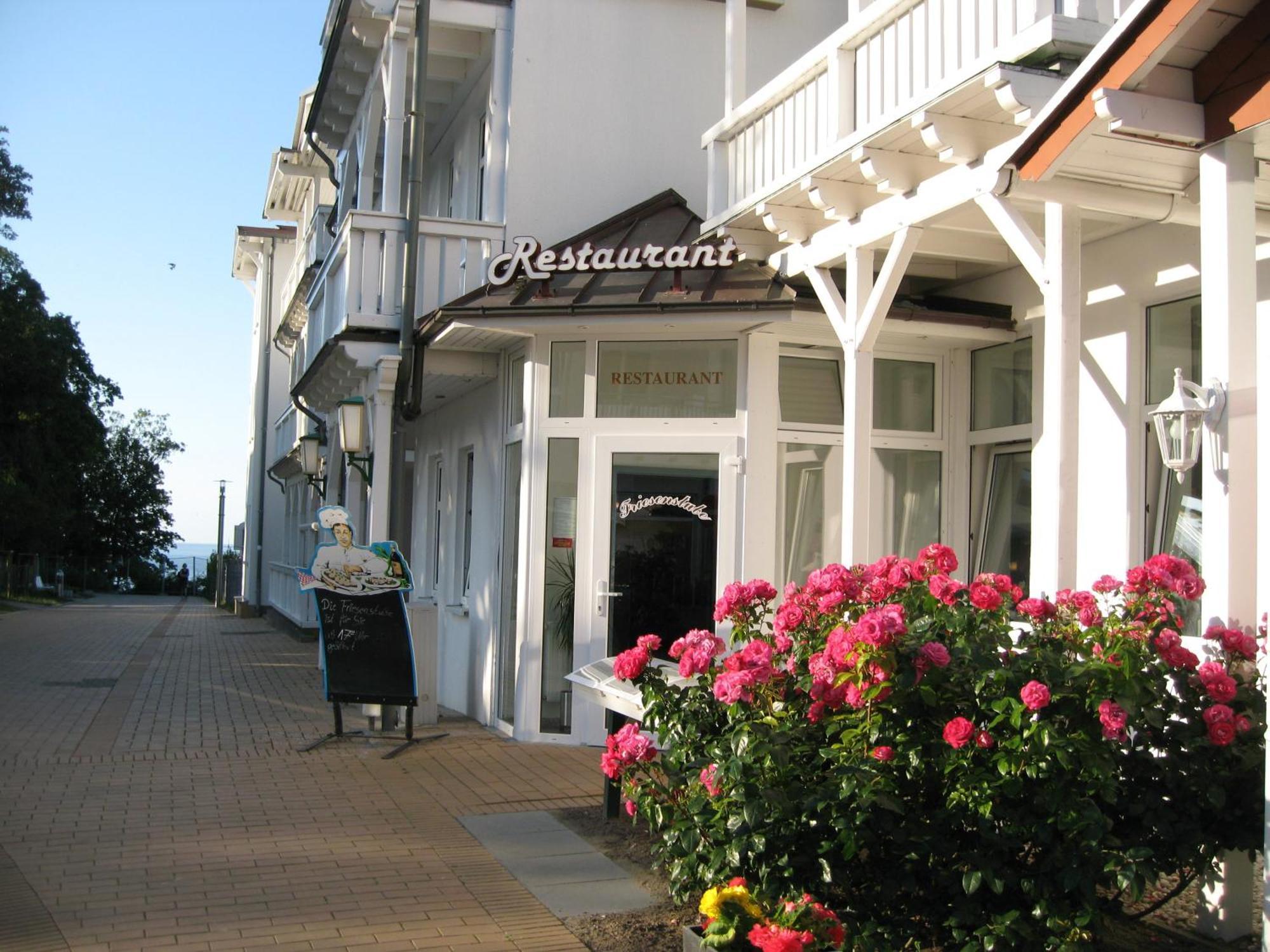 Akzent Waldhotel Spa Ruegen Goehren  Exterior photo