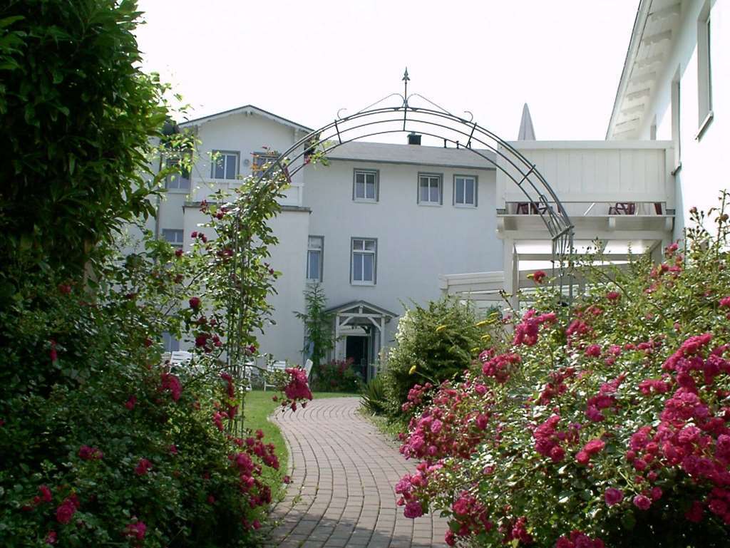 Akzent Waldhotel Spa Ruegen Goehren  Exterior photo